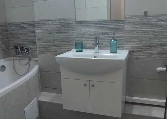 Grey Deluxe Апартаменты Капошвар